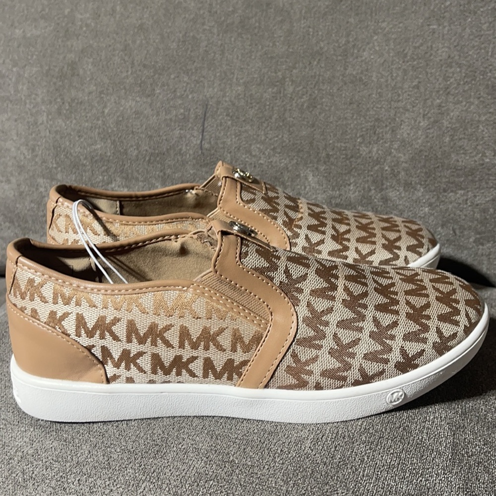 Michael Kors Noa Tan Slip On Monogram Shoes - Picture 5 of 9